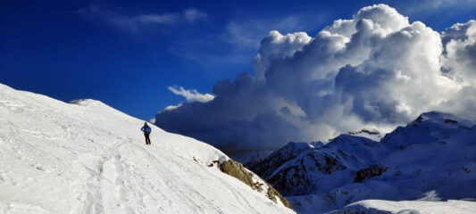 cielo minaccioso verso le Liguri