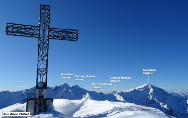 Raggiungo a fatica anche il P.zo Olano 2267mt. Bel panorama sul M.Legnone.