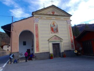la chiesa di Lottulo,partenza e arrivo del Sentiero di Elsa