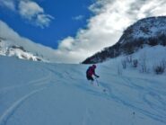Fabrizia nella farina poco sopra il torrente