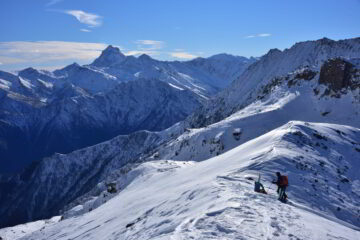 Vista verso il Monviso e il colletto dalla vetta del Giulian