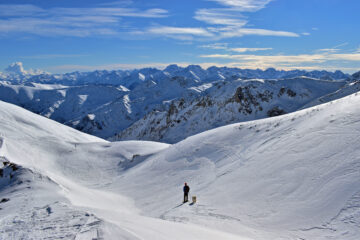 Verso il colle Intersile con le Marittime sullo sfondo
