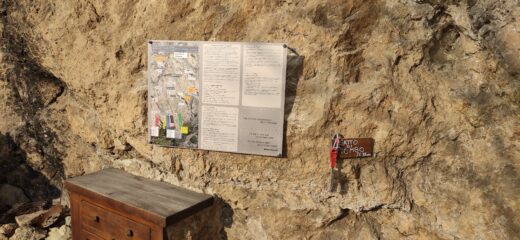 Cartellone con schema e relazione vie . Ottimo per fare una foto della via che interessa.