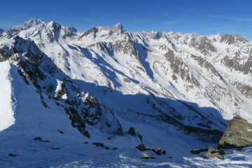 in ombra il vallone per il Col Serena