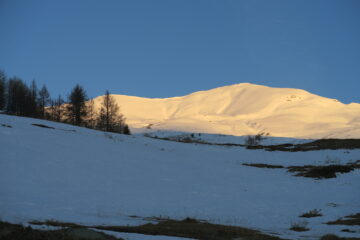 in alto tutto ben coperto