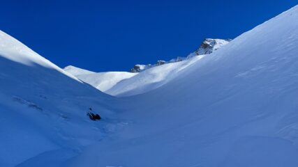 Nell'ultima parte del vallone si può stare sul fondo.