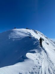 Dopo il valloncello: cresta e vetta