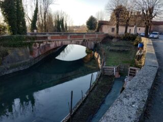 Naviglio d'Ivrea entrando in Vestignè.