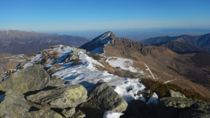 Vista verso il Colle Pian Fium e Rocca Moross