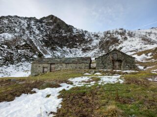 Monte Tumolera (sulla SX)