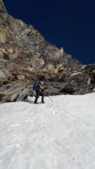 alla base della parete sud ovest ormai fuori dalle difficolta'..