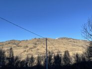 Pendii senza neve, foto scattata nei pressi del centro dì Bousson