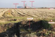 L’arrivo sul Cavo Provana provenendo da Montonero e il ponte da attraversare per raggiungere le paratie dove poi attraversare il Fosso Molinaro