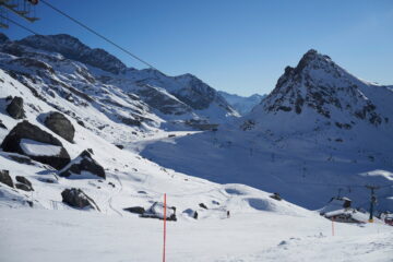 Vista verso Lago Gabiet ed unico ciaspolatore incontrato