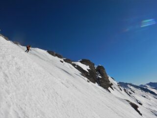 Gian in partenza su neve ben compatta.