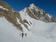 traverso verso il Col de la Roya, sullo sfondo il Col des Peygus