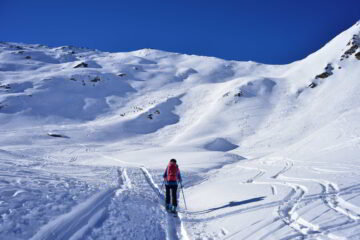 Salendo verso il Col de Flassin