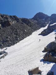 Vallone detritico da attraversare e risalire in direzione est