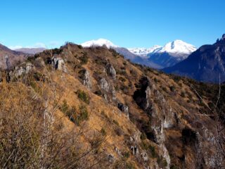 La Cima Nord (più alta!) vista da Cima Sud. Sullo sfondo a destra il Pizzo Arera.