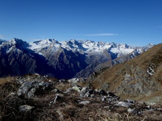 Panorama dalla vetta, dal M.te Colombo alla Torre di Lavina.