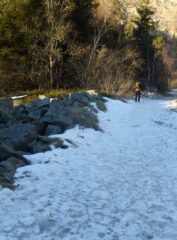 Tratti di ghiaccio/neve sul sentiero