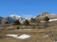 Cima delle Roccate(m.2480) e Pizzo d'Ormea (m.2476) da sopra le Case Biranco