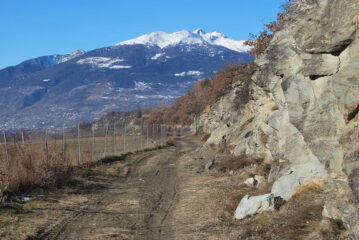 Verso Nus, sullo Chemin des Vignobles