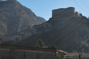 In vista del Forte di Bard, uscendo da Hone