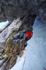 Ultimo tiro_sosta su cordoni su roccia