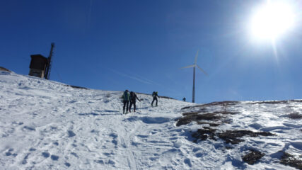 Arrivo al colle Prorel con le sue pale a vento