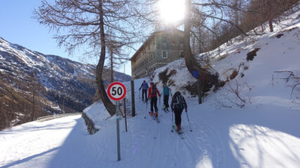 La stradina per Praz Dzentor
