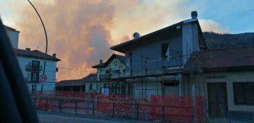 Incendio a Cafasse visto dall'auto