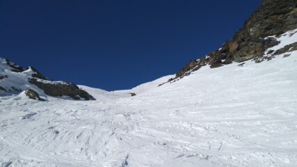 il canale  all altezza dei fortini , per la vetta ci vuole ancora un ultimo sforzo