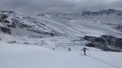 Sui pianori superiori, il bell'innevamento del vallone