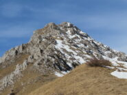 La cresta di salita, praticamente senza neve