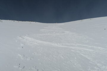 neve discreta sotto la punta ma le alte temperature temo che formeranno ben presto una robusta crosta