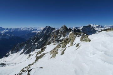 e per finire la cima con la croce