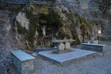 La grotta “Je te salue”