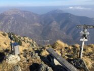 Monte Cucetto, in basso Serre Moretto