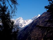 Uno dei pochissimi scorci che si hanno dal sentiero di salita.