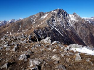 L'imponente Sasso Canale visto dalla cima.
