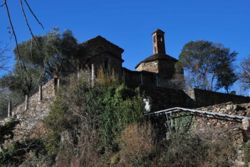 Pieve S. Lorenzo e Battistero S. Giovanni sulla via per Montestrutto