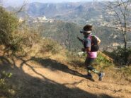 Traverso sopra Finalborgo. Sullo sfondo il Forte San Giovanni.