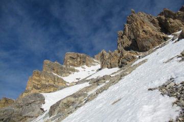 Alla fine del conoide d'accesso,a breve l'imbocco del canale di sinistra