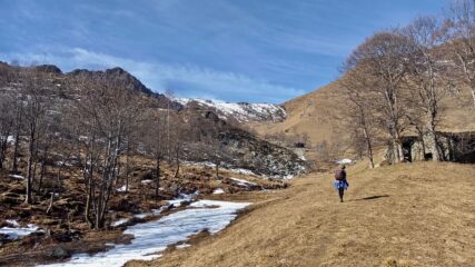 verso il colle con Tumolera a sx