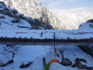 L'ultima sosta, sul ponte che chiude il Lago della Vecchia