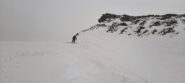 in discesa sotto la cima