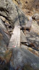 la bella passerella sul torrente