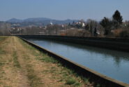 Verso Gassino lasciata Castiglione Torinese: vista del Canale Cimena e del cupolone della Chiesa di S. Spirito