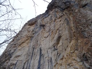un tratto della falesia rocca d'Arma